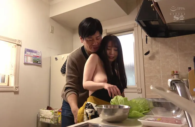 Nghi ngờ Cô vợ vụng trộm, Anh xã lén lắp camera và chứng kiến tất cả